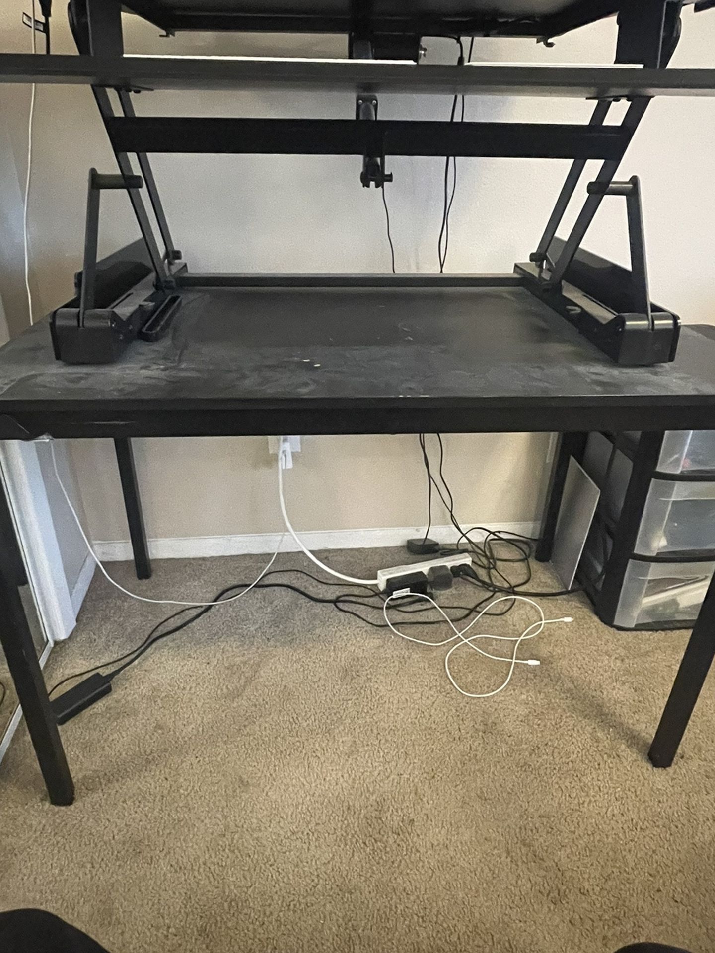 Black Desk