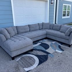 Light Gray Sectional Couch 