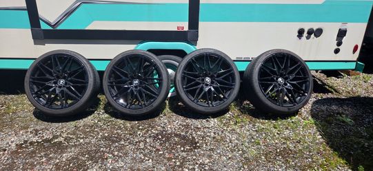 Oem Bmw 22in rims and tires