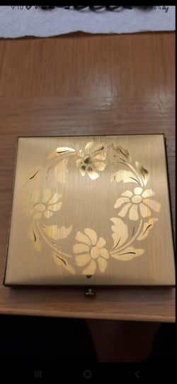 1930's Dorset Fifth Avenue compact