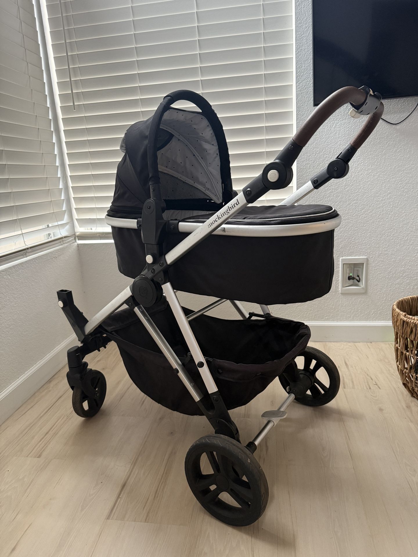 Mocking Bird Double Stroller Plus Bassinet Seat
