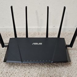 Asus Tri-Band Wireless Gigabit Router 
