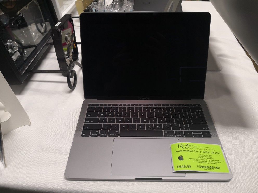 Apple MacBook Pro Mid 2017 i5 @2.3GHz 8GB RAM 128GB SSD MacOS Monterey 13" Retina Screen