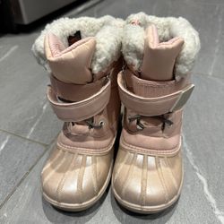 snow boots - soft pink  girl size 10