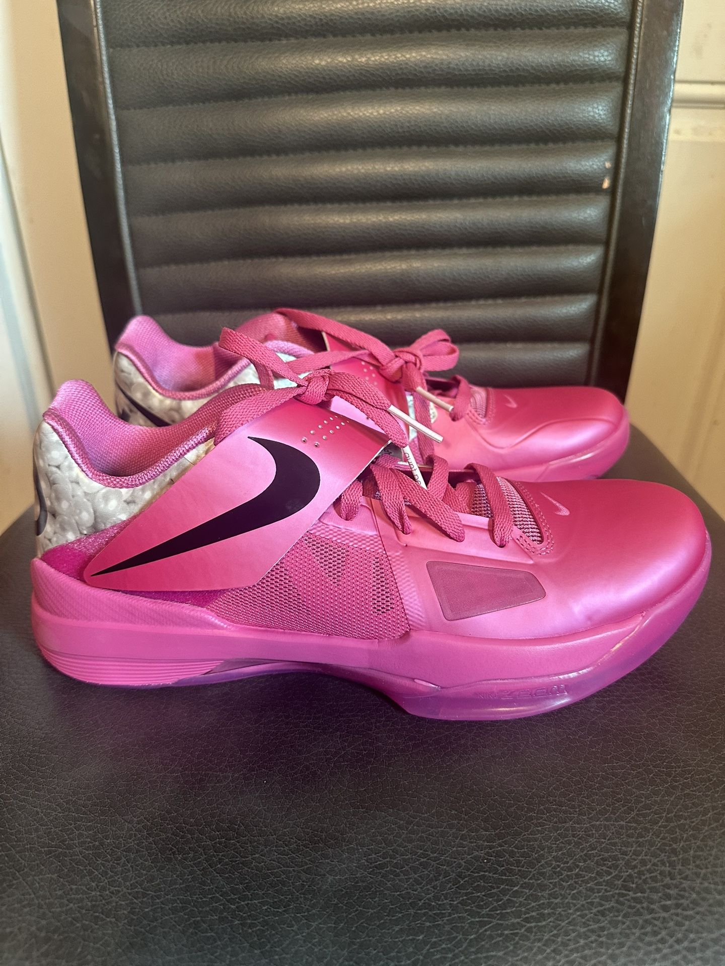 Brand new Nike KD 4 Aunt Pearl Size 9.5 no box