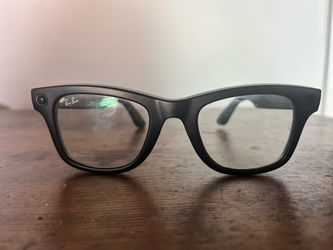 Ray Bans sunglasses with camera