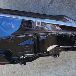 Lexus Nx350 Right Front Passsenger Headlight  . 2022 23 2024 