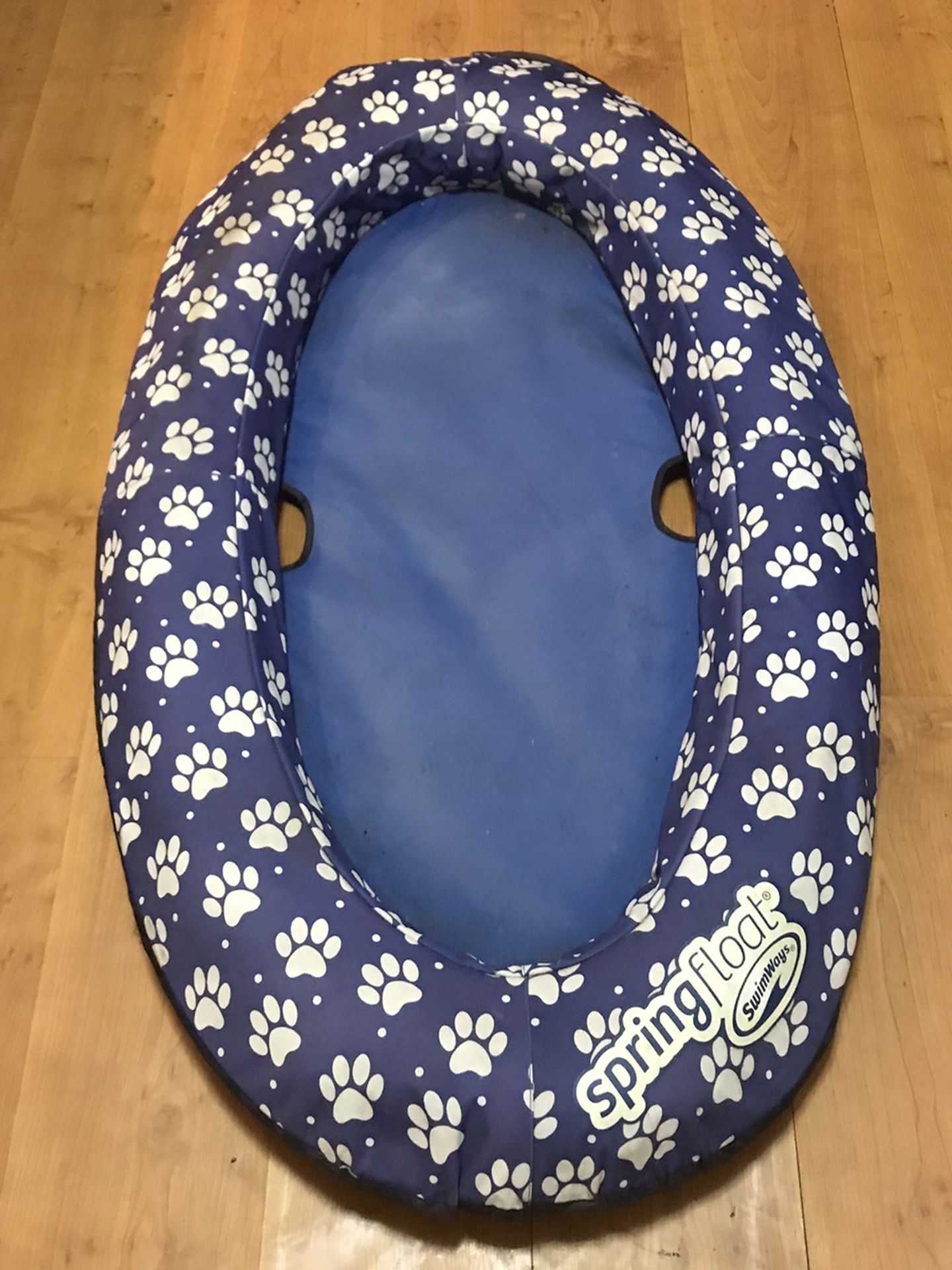 Dog floaty for pools