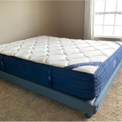 Like New DreamCloud Memory Foam Queen Mattress