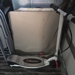 Razor E200 Electric Scooter  *FIRST COME, FIRST SERVED*