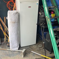 Stand Up Freezer