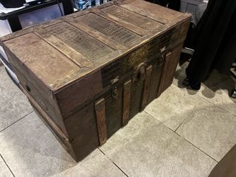 Steamer chest old