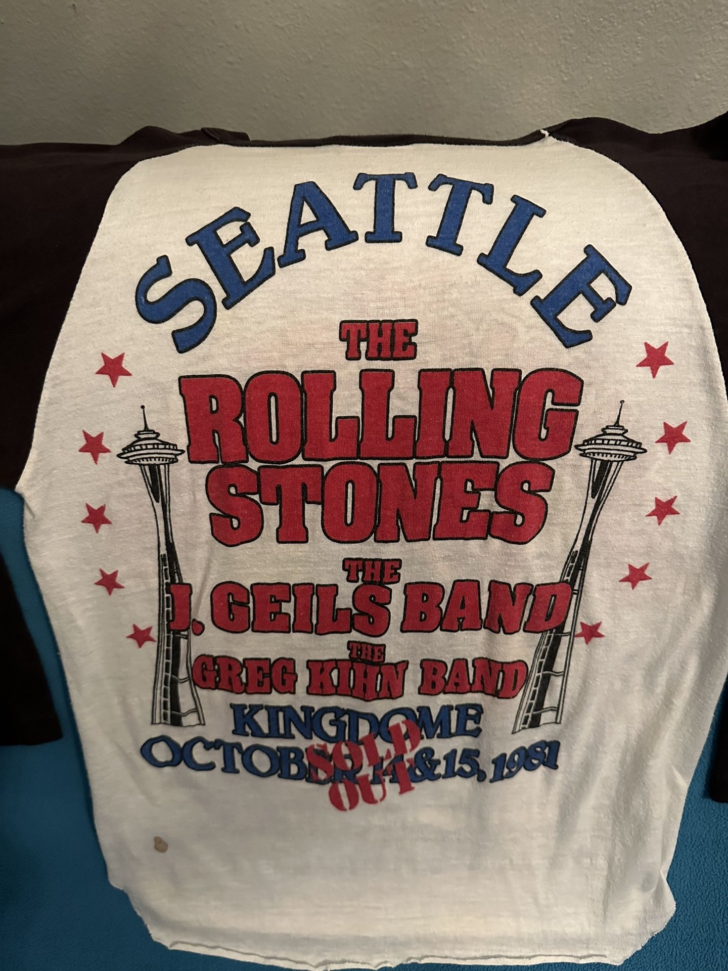 Vintage authentic The Rolling Stones Dragon Concert Tour Shirt 1981 Seattle Tacoma Dome size Small.