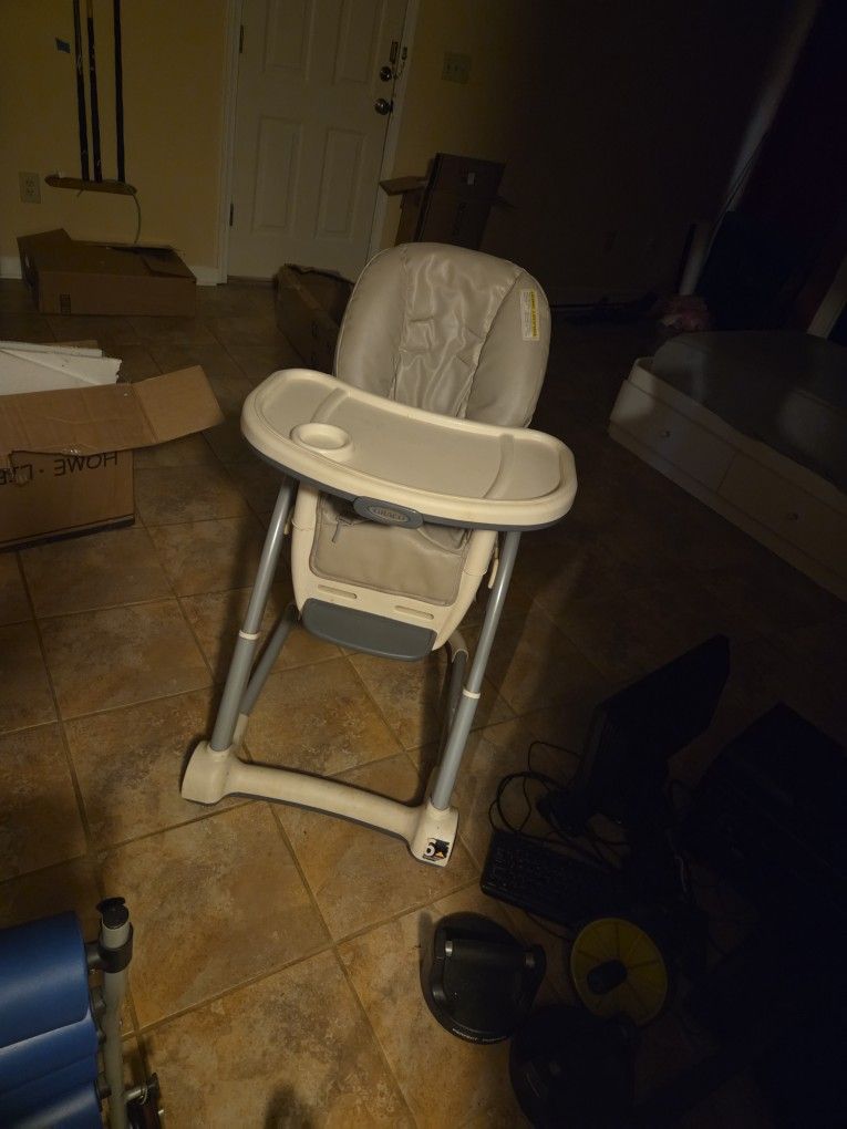 Baby highchair and baby car seat