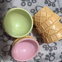 Set of 4 Plastic Ice Cream Cone Dessert Bowls – Pastel Pink & Green