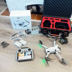 DJI mini 4 pro drone fly more combo with case almost new