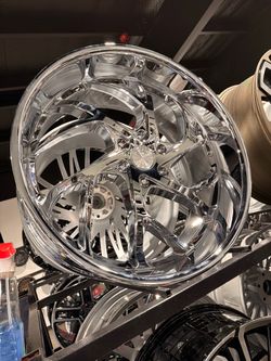 24s staggered wheels tires new 6lug Chevy staggered new