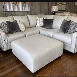 Hallenberg Small Ashley Sectional 👍 Great Financing Options 💯