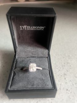 18K White Gold 3/4 Carat tw natural diamond Ring
