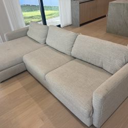 Bassett Allure Sectional with Chaise