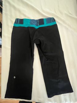 Lululemon Womens Black Cropped Wider Leg Yoga Pants-6