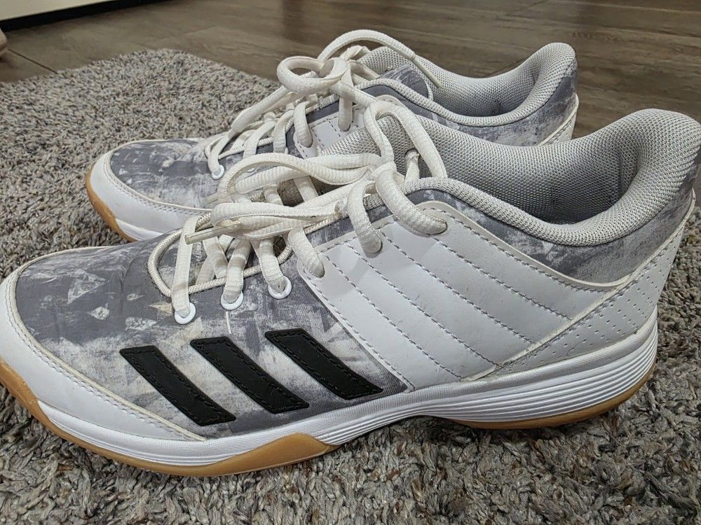 **Pending -Women's Adidas 6.5