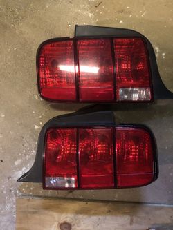 2007 Ford Mustang rear lights