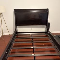 Queen Bed Set- Mattress and Box Spring