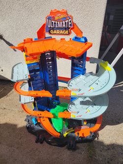 Hot Wheels Ultimate Car Garage
