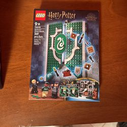 LEGO Harry Potter slytherin house banner