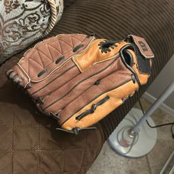 Wilson baseball glove