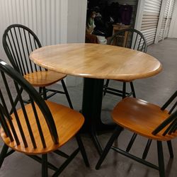 SOLID WOOD DINNING TABLE 4 CHAIRS 