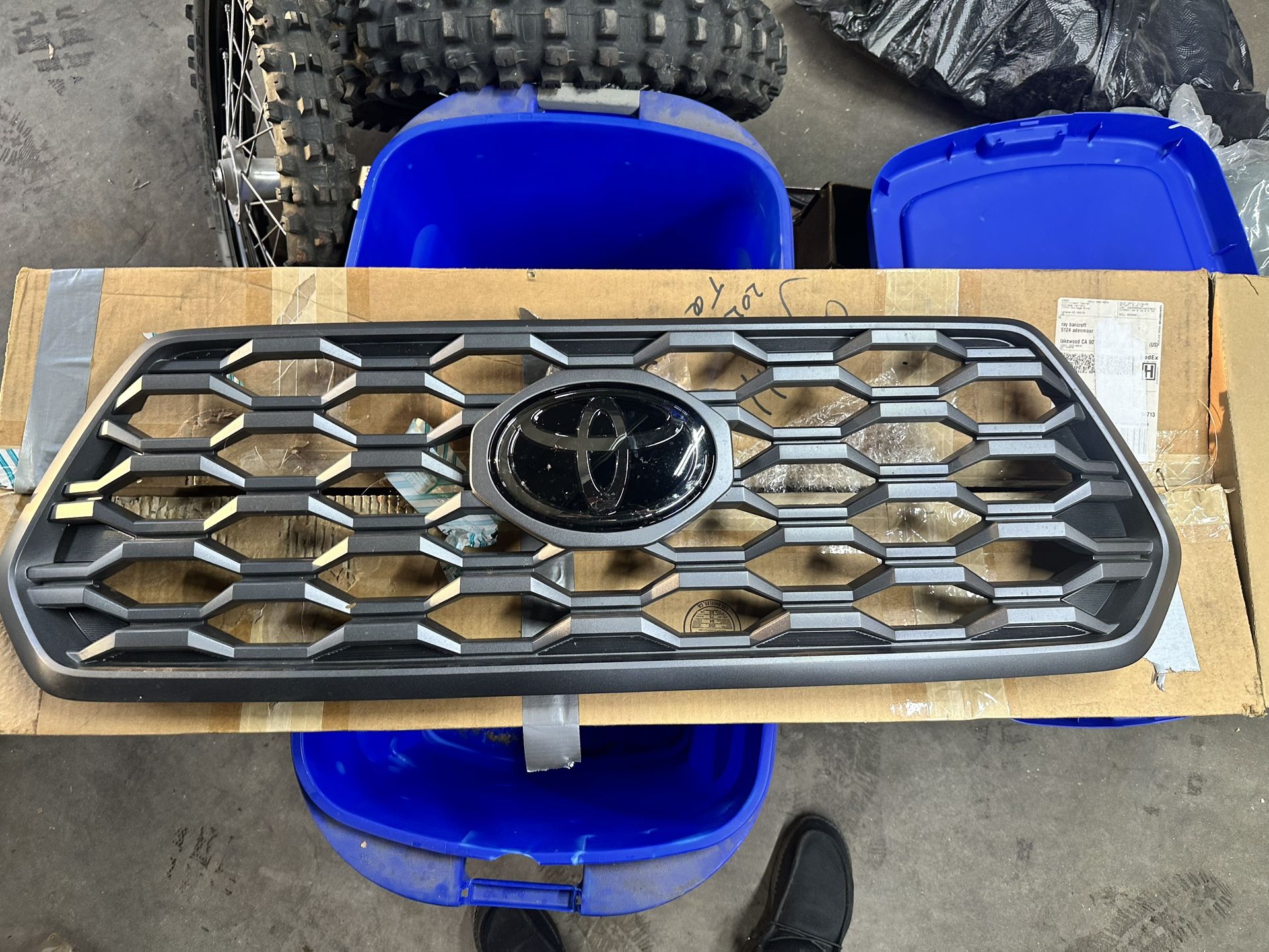 Toyota tacoma sport grill came off a 2023