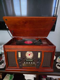 Vintage-Style Turntable Stereo System with CD Recorder