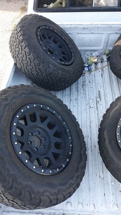 Chevy Colorado wheels method 17 inch & tires used$1100