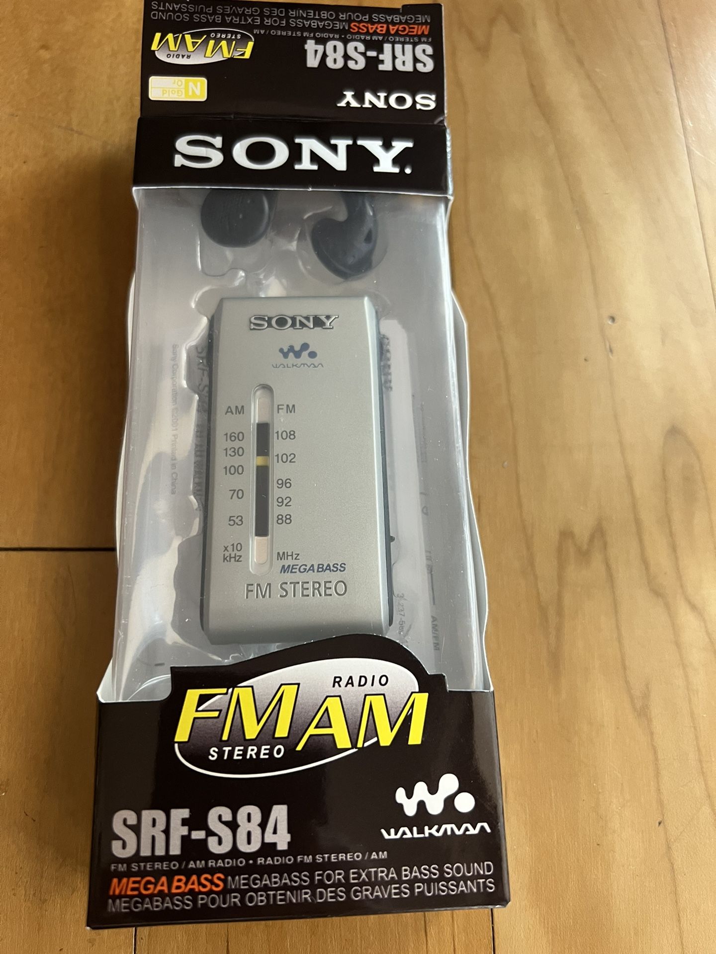 SONY SRF-S84 Small Compact Walkman NEW IN BOX