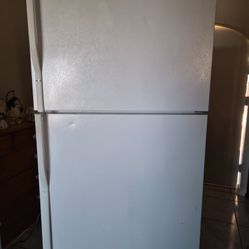 Refrigerator In Very Good Condition Kenmore 
