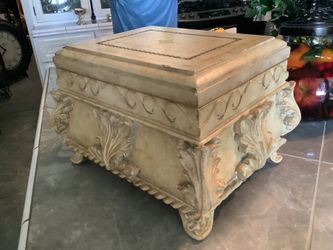 LARGE ENTRY /COFFEE TABLE BOX