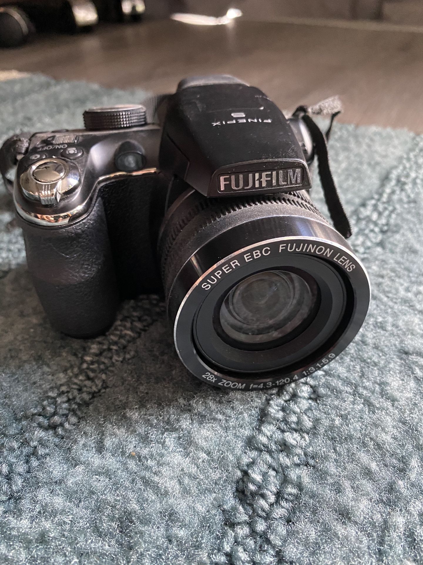 Fuji film Finepix S 14 Megapixel Camera 
