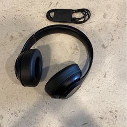 Beats Studio 3 Broken Noise Canceling Headphones