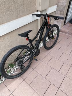 2021 Trek Marlin 5 Hardtail Mountain Bike – Excellent Condition