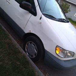2000 Toyota Sienna