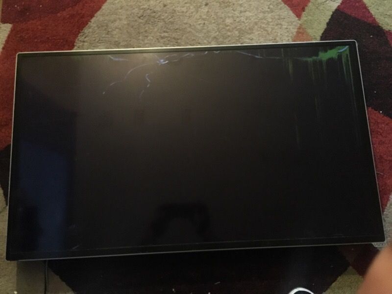 (Cracked LCD) Vizio smart tv