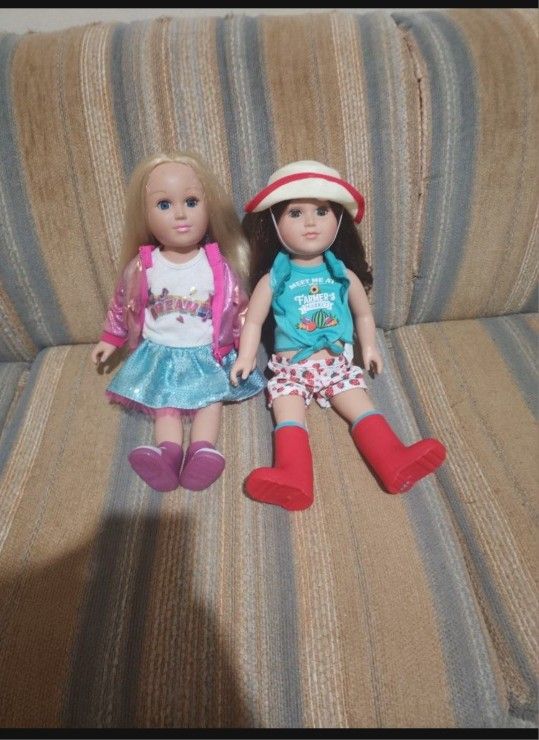 2 Dolls With Everthing