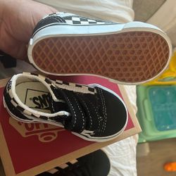 Toddler Old Skool V Checkerboard Shoe Size 5