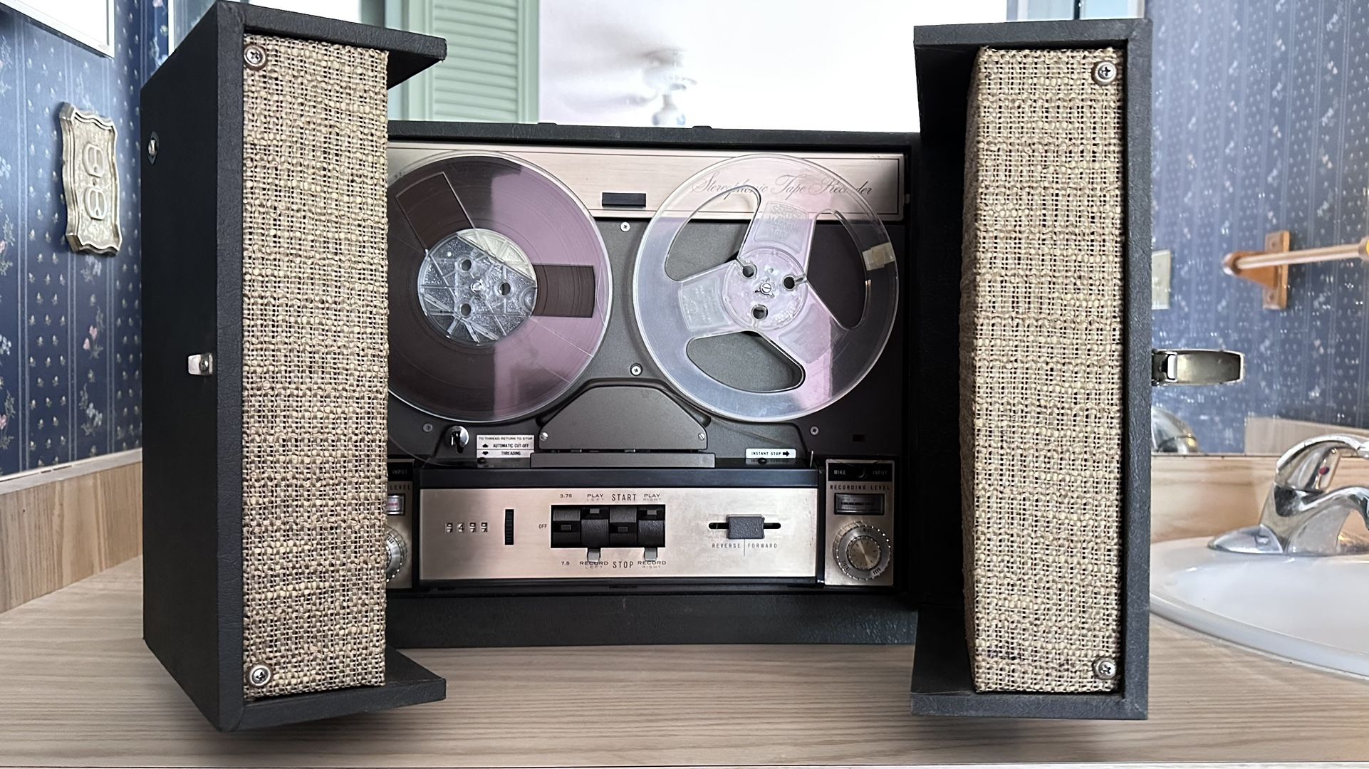 Vintage Wollensak reel to reel Recorder