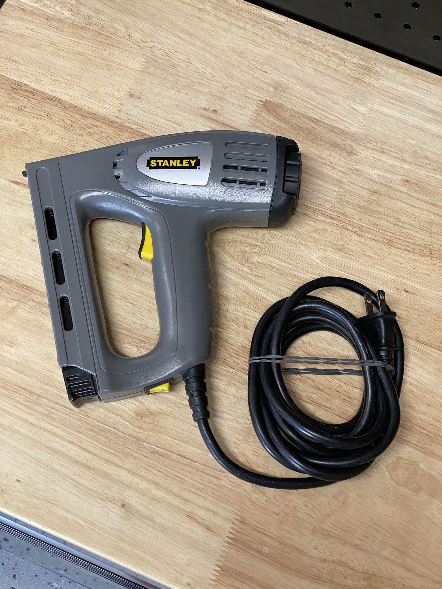 Stanley TRE550 - Corded Crown Stapler (1/4- 5/16") / 18ga Brad Nailer (1/2-5/8")