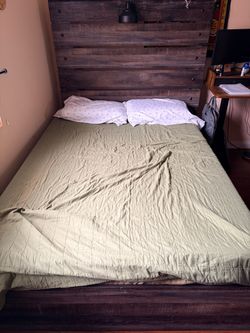 Full size bed