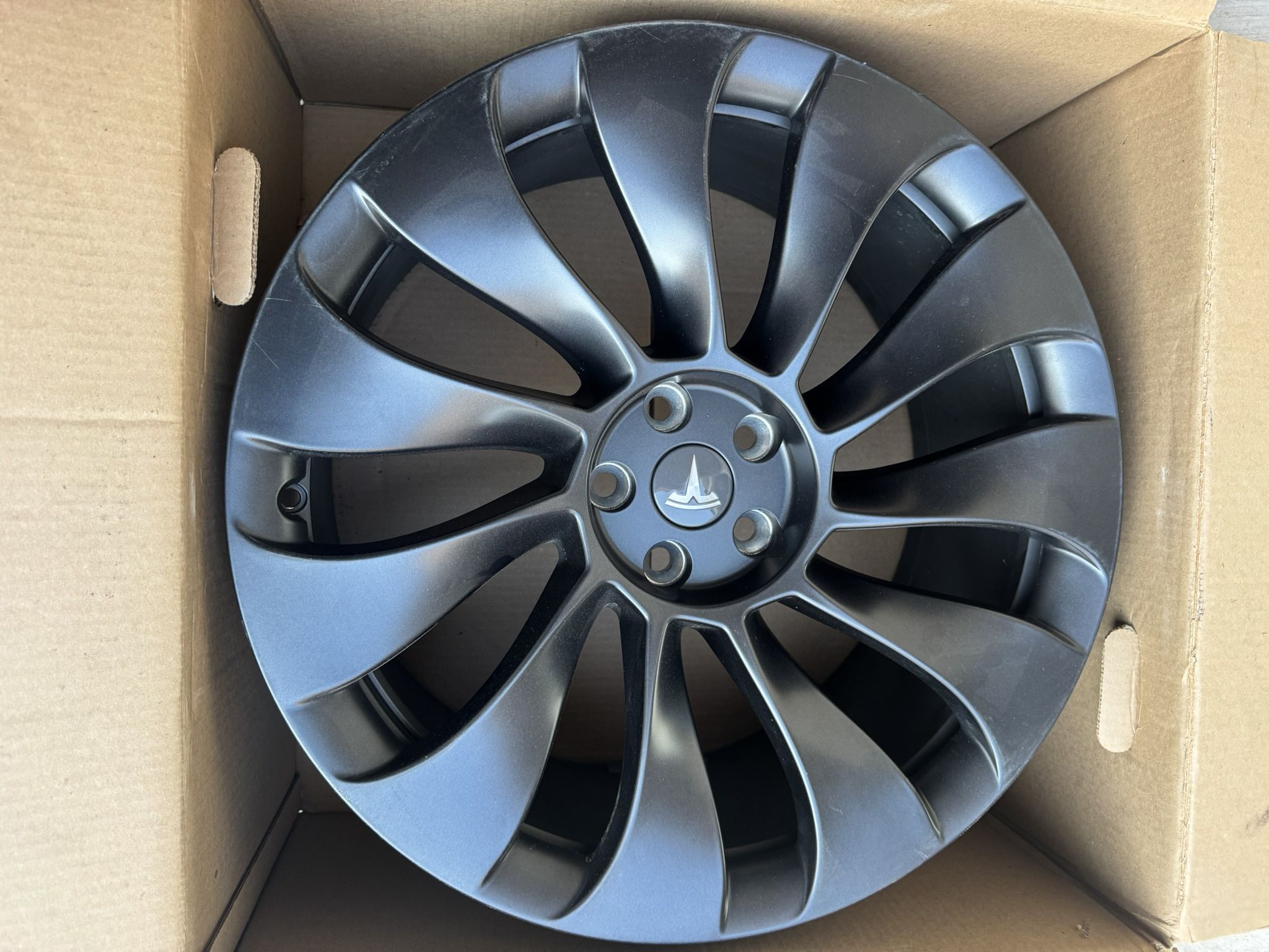 Tesla Model Y Performance Front RIM 21 Inches