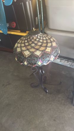 Victorian light With Stand